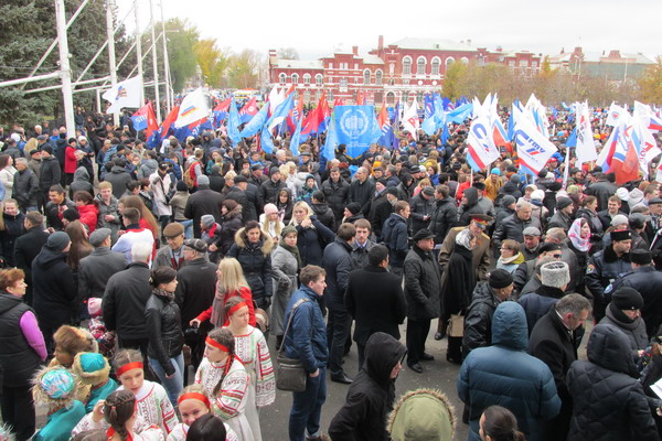 Митинг на Театральной площади