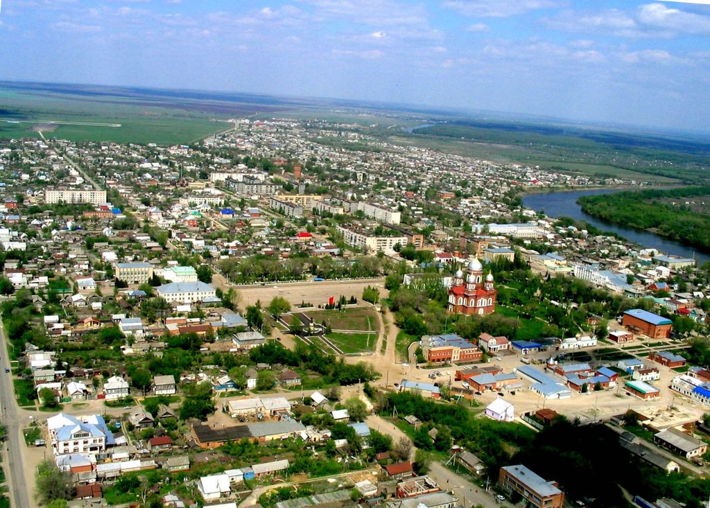 Затерян городок в степях Поволжья, название носящий – Пугачёв