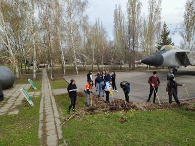 Субботник с участием обучающихся кафедры "Растениеводство, селекция и генетика"