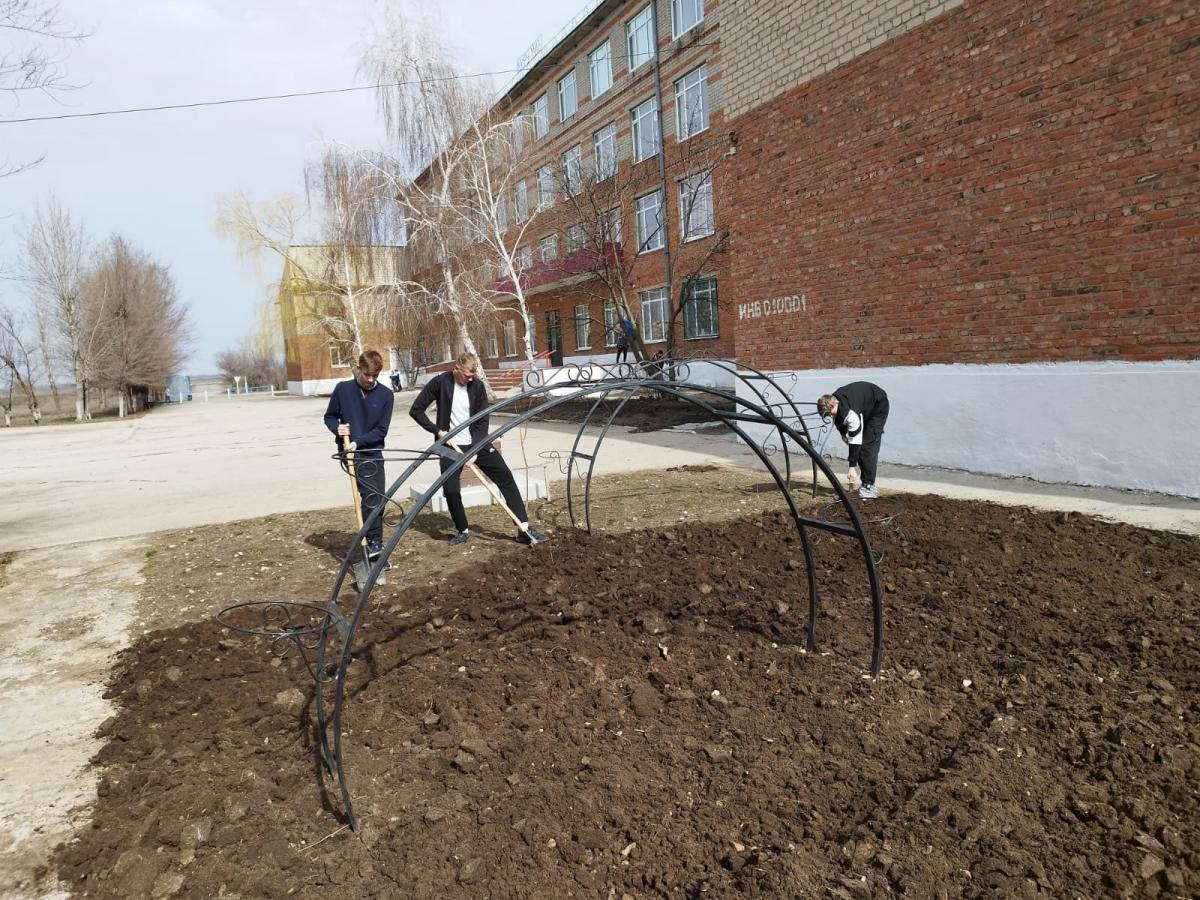 В филиале открыт месячник по санитарной очистке и благоустройству территории